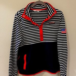 Vineyard Vines Americana Red White and Blue patriotic snap placket size Large.